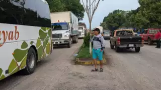 Reabren carretera federal José María Morelos-Peto, tras 6 horas de bloqueo 