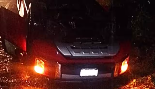 Así lucía el automóvil en la vía federal de Campeche