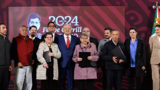 El presidente Andrés Manuel López Obrador entregó los primeros beneficios del Fondo de Pensiones