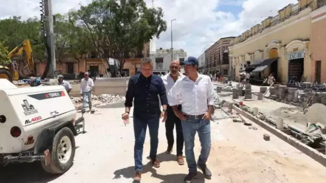 Mauricio Vila, presente en la obra de la Plaza Grande