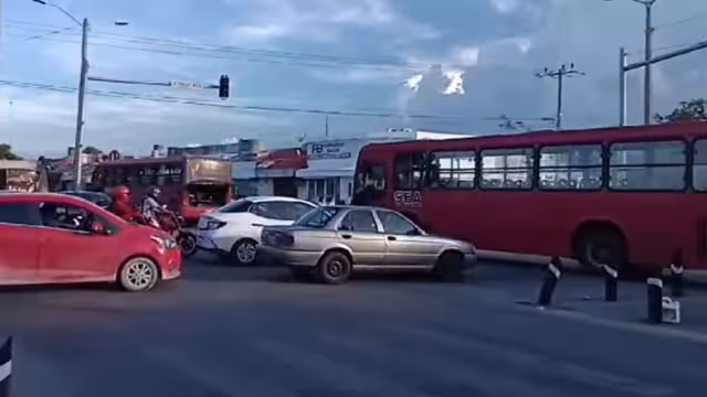 El apagón ha generado caos vial en Cancún