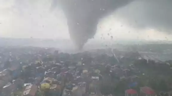 Un tornado en Shandong, China deja cinco muertos y 83 heridos Un tornado en Shandong, China deja cinco muertos y 83 heridos