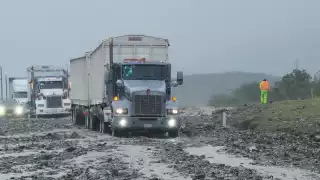 Lluvias de Tormenta Tropical Alberto provocan cierres de carreteras en 4 estados de México