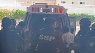 Abuelito  vomita sangre en la terminal de autobuses de Progreso