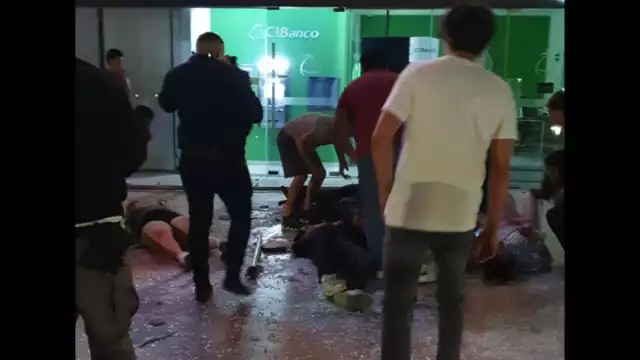 Una tragedio ocurrió en el antro Rich de San Luis Potosí, cuando colapsó un barandal, provocando la muerte de almenos dos personas