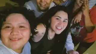 Gomita visita Progreso; atiende a fanáticos que esperaron por una foto