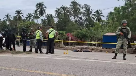 Agentes policiacos investigaron los hechos en Guerrero Agentes policiacos investigaron los hechos en Guerrero