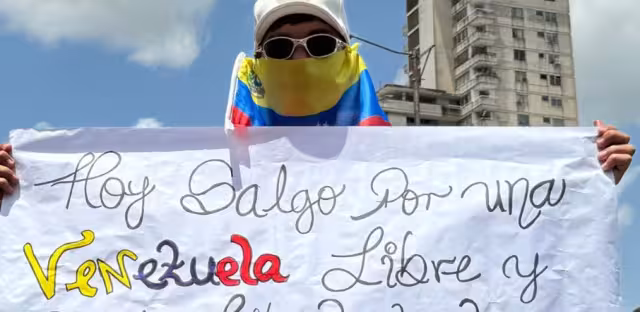 Líderes antichavistas llamaron a la policía y  Ejército de Venezuela a no ser complices del Golpe de Estado de Nicolás Maduro