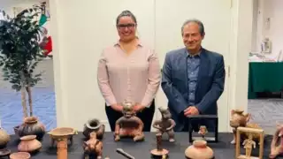 Entregan a México 32 piezas arqueológicas halladas en Estados Unidos 