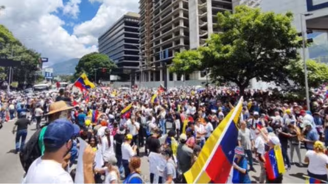 Miles de venezolanos han salido nuevamente a las calles para protestar contra lo que consideran un fraude en las elecciones presidenciales