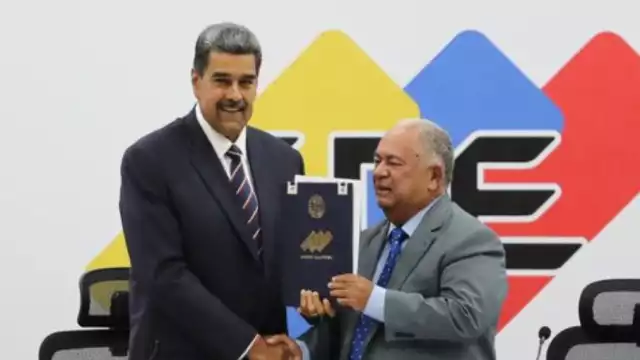 A menos de 24 horas del término de las elecciones en Venezuela, el tular del CNE, proclamó el triunfo de Nicolás Maduro