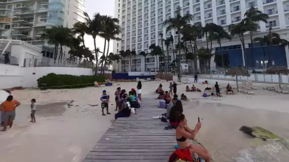 El menor de edad falleció en la zona de playa del hotel