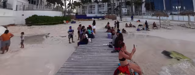 El menor de edad falleció en la zona de playa del hotel