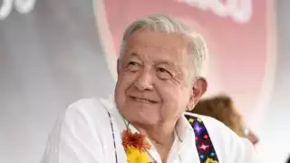 AMLO destaca el hito histórico de tener la primera presidenta de México
