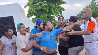 Partido de beisbol termina a golpes en Hecelchakán, Campeche