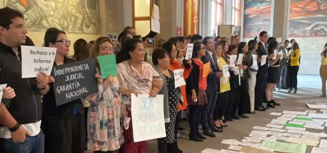 Elementos de la SCJN protestan por la Reforma al Poder Judicial