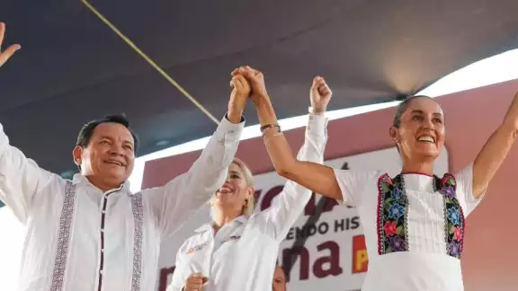 Joaquín Díaz Mena y Claudia Sheinbaum reciben el respaldo de los yucatecos Joaquín Díaz Mena y Claudia Sheinbaum reciben el respaldo de los yucatecos