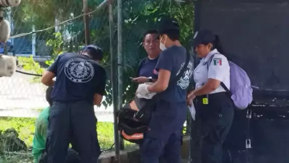 Elementos de emergencias atendieron al hombre agredido