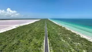 Mauricio Vila encabeza remodelación de carretera Tizimín-Río Lagartos-Las Coloradas