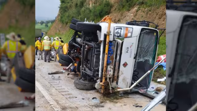 El autobús de los trabajadores terminó destrozado en la autopista