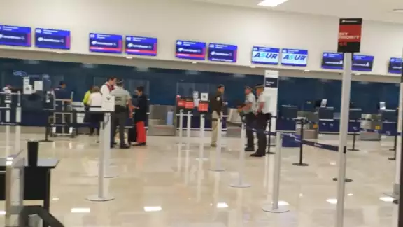 Una mujer que pretendía viajar a la Ciudad de México fue remitida al INM