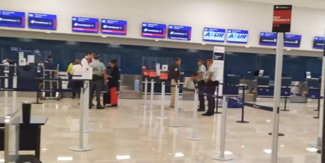 Una mujer que pretendía viajar a la Ciudad de México fue remitida al INM