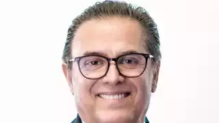 Tunden a Mario Bezares, con memes, por su polémico ingreso a La Casa de los Famosos México 2