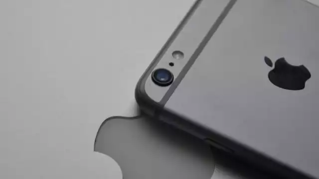 ¿Con cuánto multarían a Apple en la Comisión Europea?