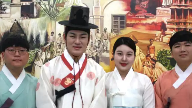 Integrantes de la orquesta permanecen en el Museo de Mérida