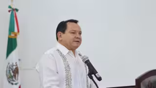 Joaquín Díaz Mena festeja obtención de constancia como gobernador electo de Yucatán