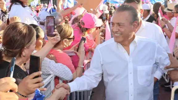 Manlio Fabio Beltrones no fue considerado por el PRI para el Senado Manlio Fabio Beltrones no fue considerado por el PRI para el Senado