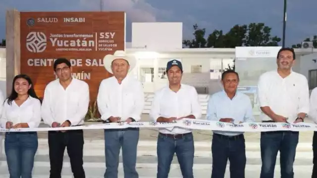 Mauricio Vila cortó el listón de la clínica remodelada en Tizimín