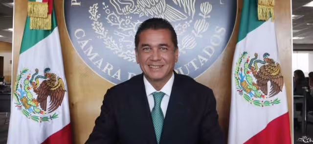 Carlos Alberto Puentes Salas, coordinador del PVEM en la Cámara de Diputados