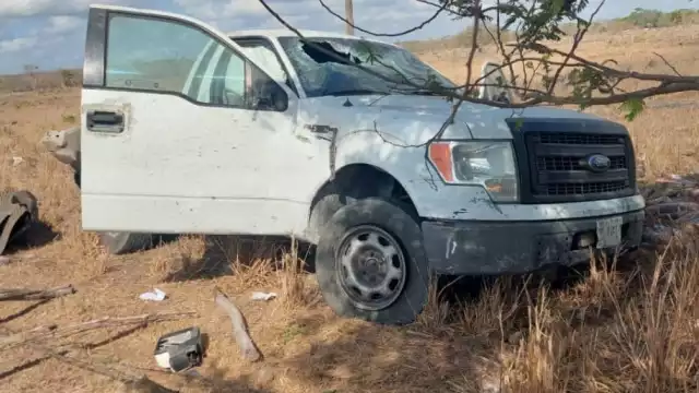 El conductor de la camioneta recién la había cargado con su producto