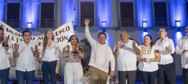 Joaquín Díaz Mena durante el mitin en Progreso