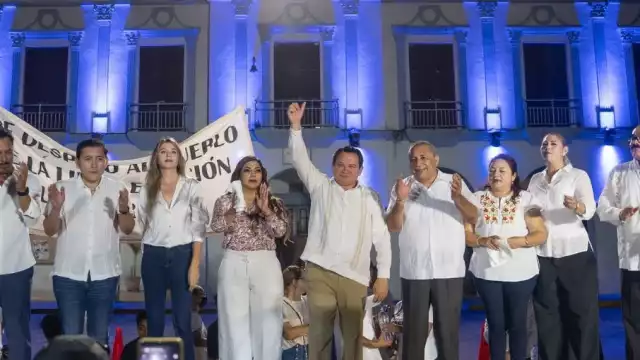 Joaquín Díaz Mena durante el mitin en Progreso