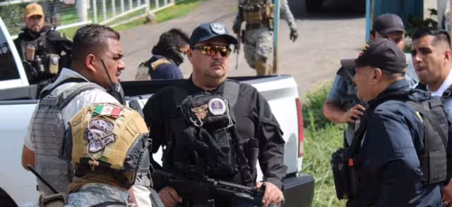 Elementos de la Fiscalía de Michoacán