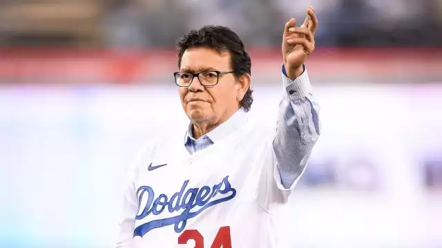 Fernando Valenzuela fue llevado al hospital de Los Ángeles.