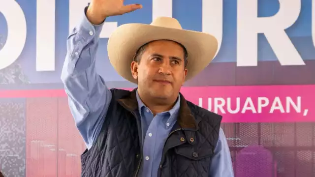 Con música y flores despiden al presidente municipal Carlos Manzo en Uruapan