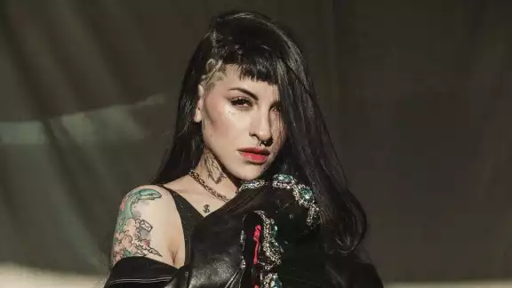 Cazzu regresó a la música con nuevo look y nueva canción Cazzu regresó a la música con nuevo look y nueva canción