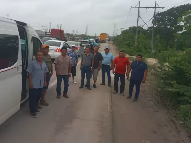 Los pobladores esperan llegar a Chetumal  para exigir se cumpla una vieja promesa
