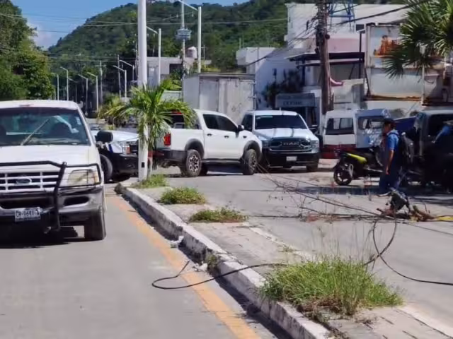 La tensión continúa en Lerma, donde pescadores ribereños se unieron a los camaroneros de Campeche para cerrar la carretera Campeche-Lerma