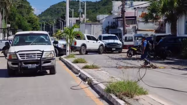 La tensión continúa en Lerma, donde pescadores ribereños se unieron a los camaroneros de Campeche para cerrar la carretera Campeche-Lerma