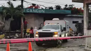 Incendio revela un doble homicidio: Bomberos encontraron dos cuerpos calcinados en un antiguo hospital de Cancún  