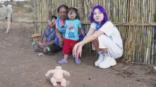 Tras críticas por ayudar a familia deportada, Chingu Amiga revela nuevo video