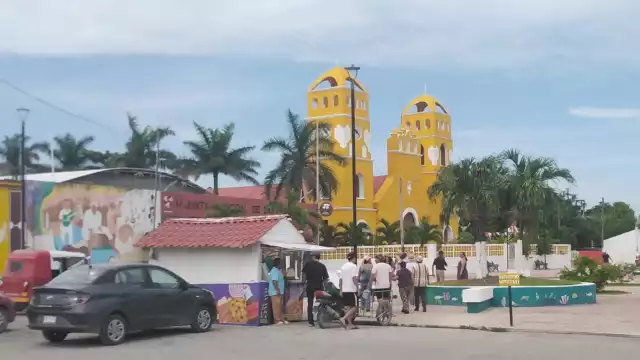 Espera que este fin de semana lleguen más visitantes para que sus ventas mejoren