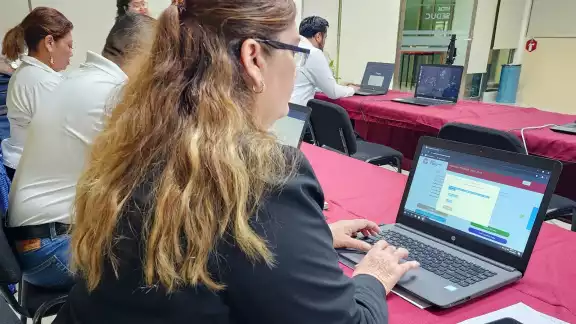 Los registros se pueden hacer en línea, también se brinda asesoría