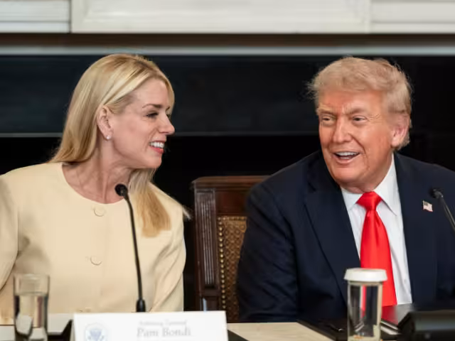 Las palabras de Pam Bondi surgen tras una fuerte acusación de EU en contra de grupos bancarios mexicanos