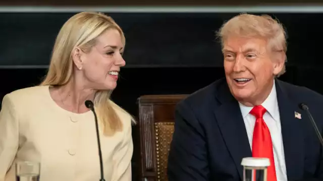 Las palabras de Pam Bondi surgen tras una fuerte acusación de EU en contra de grupos bancarios mexicanos