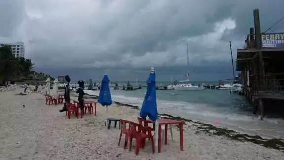 Avioneta localiza sanas y salvas a personas extraviadas en Isla Mujeres Avioneta localiza sanas y salvas a personas extraviadas en Isla Mujeres
